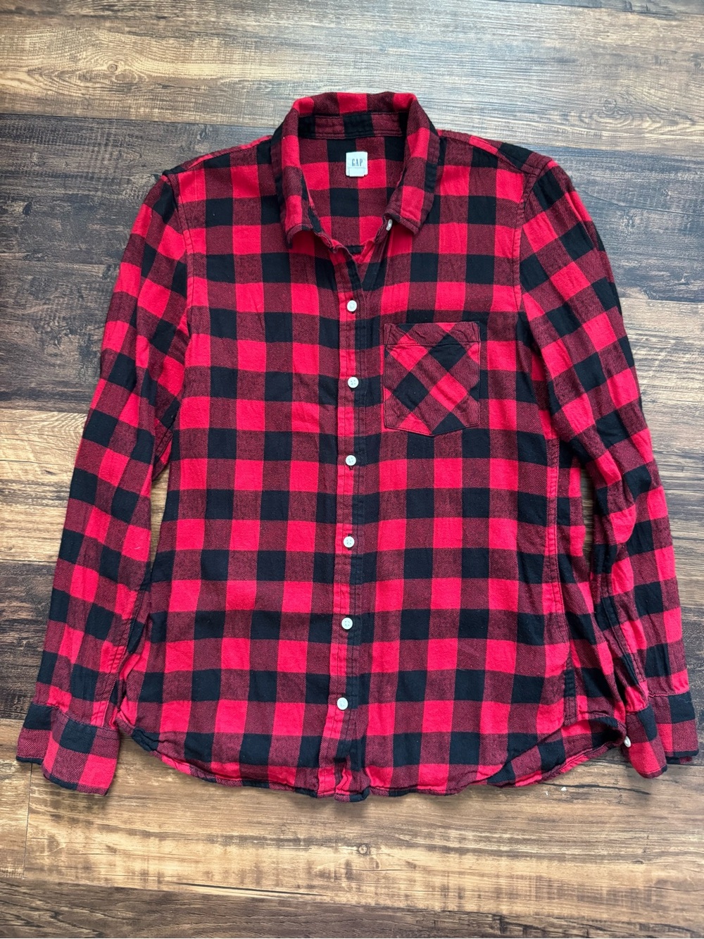 GAP Red and Black Buffalo Plaid Button-Down Shirt